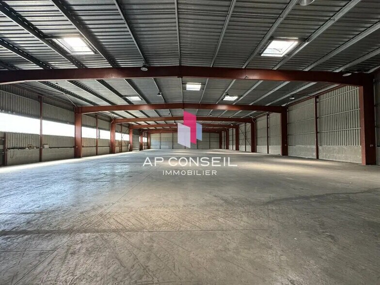 Flex in Rambouillet for sale - Building Photo - Image 3 of 10