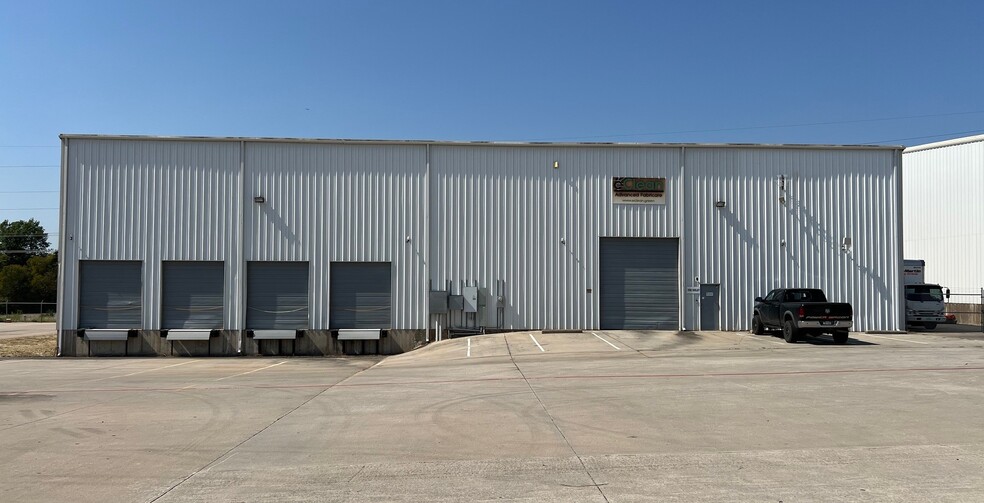 3508 Shelby Ln, Denton, TX for lease - Building Photo - Image 1 of 12