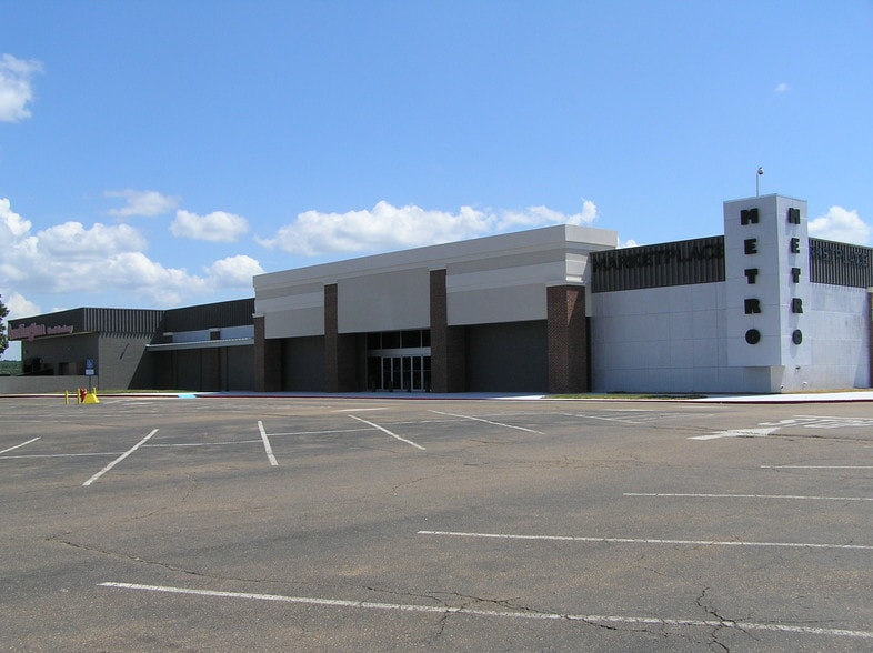 3645 Metro Dr, Jackson, MS for sale - Building Photo - Image 1 of 1