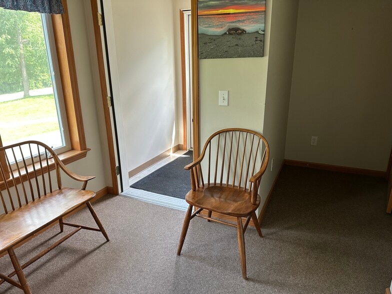 343 Dewey St, Bennington, VT for lease - Building Photo - Image 3 of 11