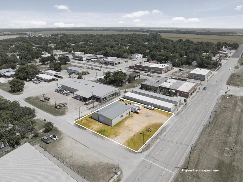 106 N Commerce St, Granger, TX for sale - Building Photo - Image 1 of 1