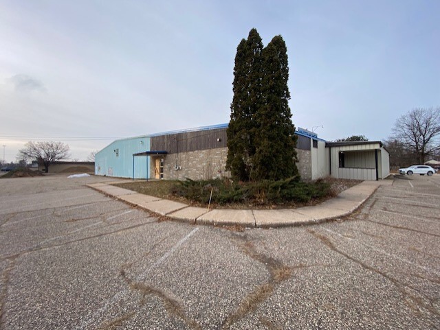 2525 Dixon St, Stevens Point, WI for sale - Building Photo - Image 1 of 35