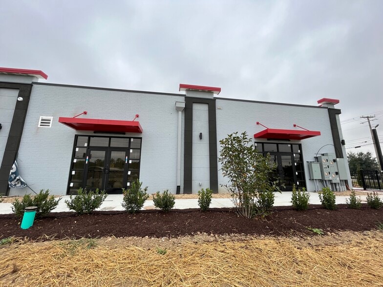 1051 Murfreesboro Rd, Lebanon, TN for lease - Building Photo - Image 3 of 3