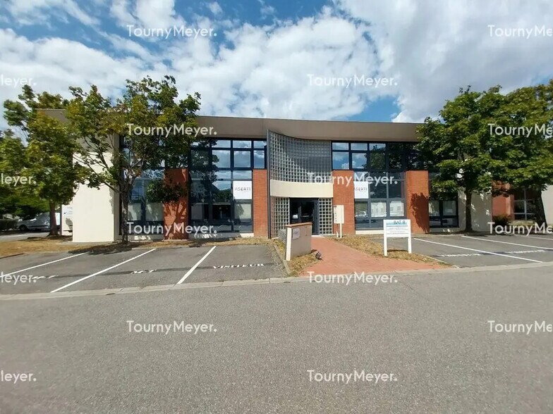 Office in Toulouse for lease - Building Photo - Image 1 of 10