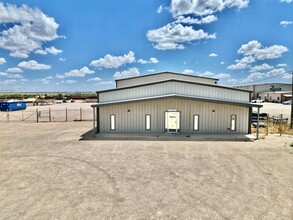 2700 E Interstate 20, Midland, TX for lease Building Photo- Image 2 of 9