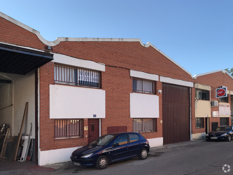 Industrial in Campo Real, MAD for lease - Primary Photo - Image 1 of 2