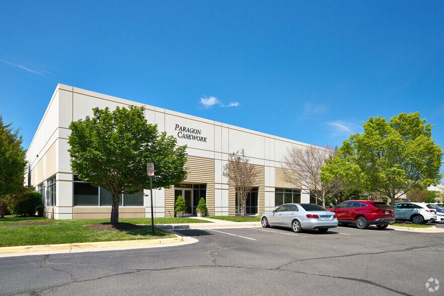 Flex in Chantilly, VA for sale - Primary Photo - Image 1 of 1