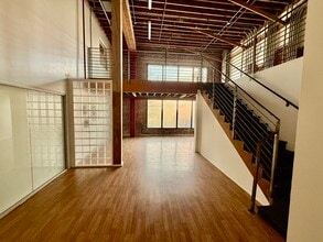 5176 Santa Monica Blvd, Los Angeles, CA for lease Interior Photo- Image 1 of 5