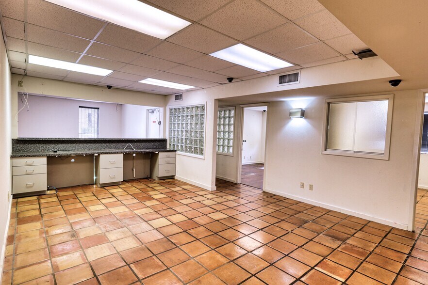 9000 Wurzbach Rd, San Antonio, TX for lease - Interior Photo - Image 2 of 7