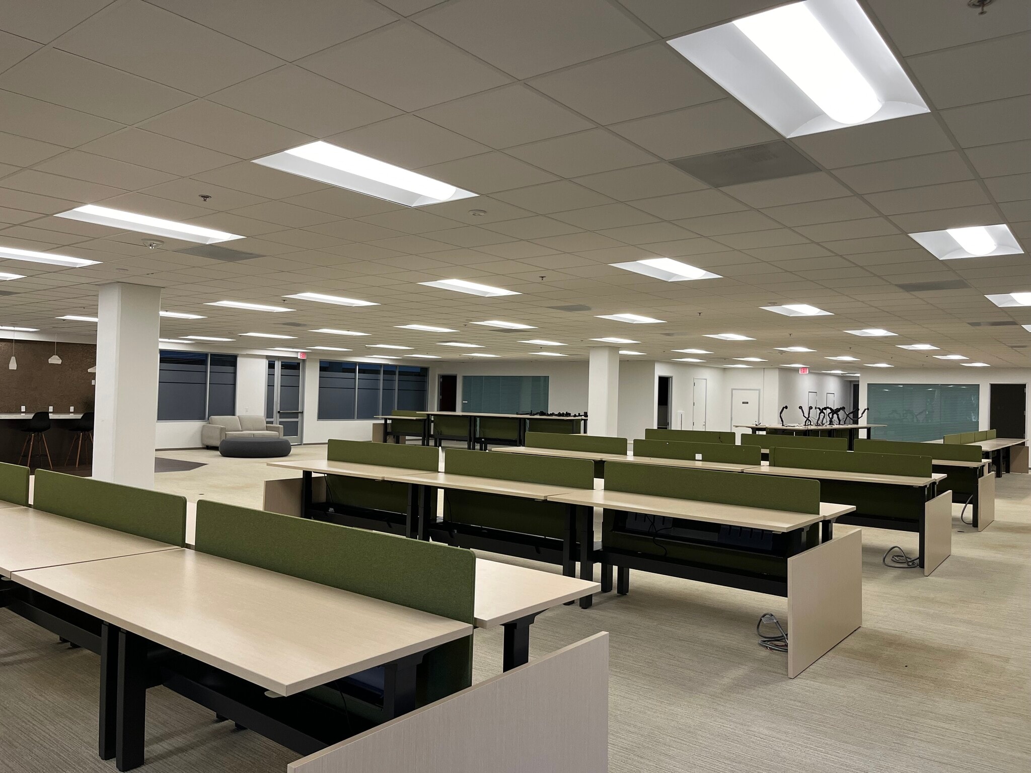 112 S Lakeview Canyon Rd, Westlake Village, CA for lease Interior Photo- Image 1 of 2