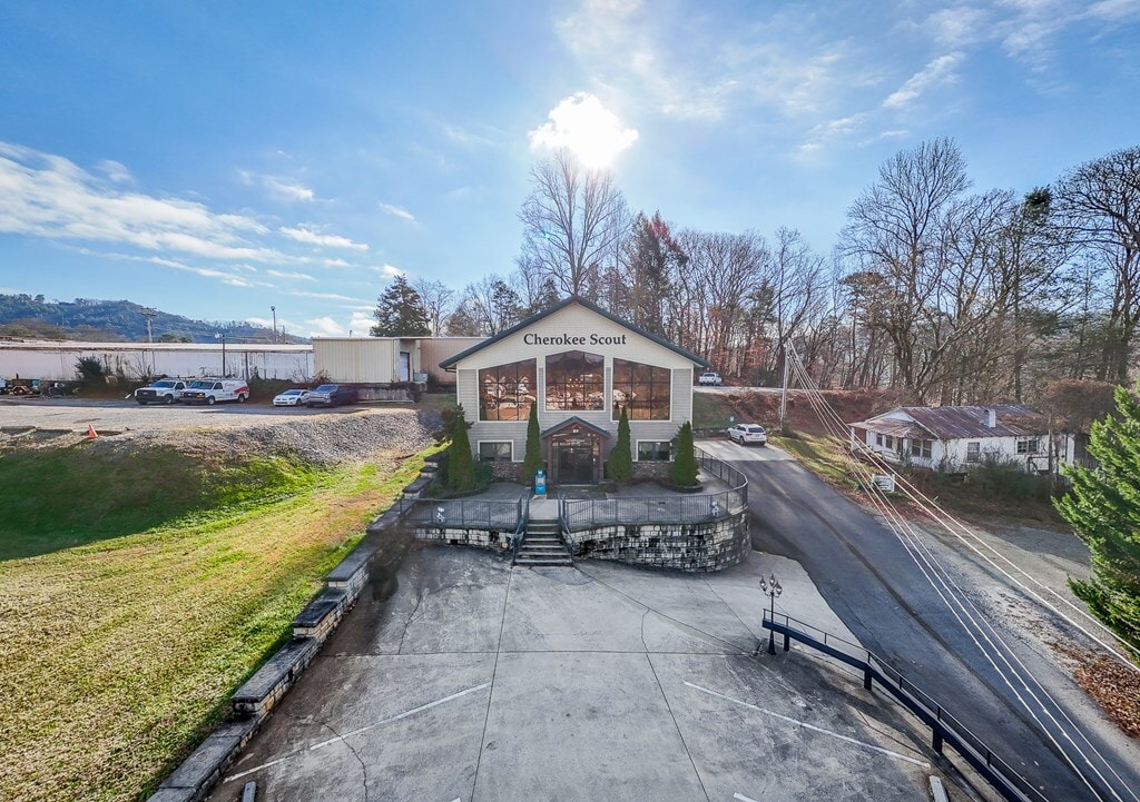 89 Sycamore St, 2 Buildings. portfolio of 2 properties for sale on LoopNet.com Primary Photo- Image 1 of 30