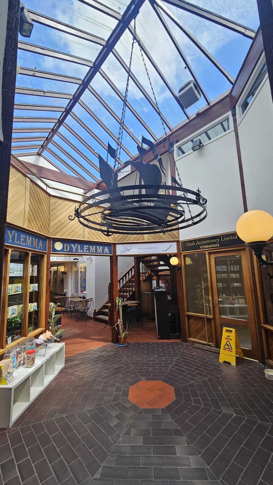 Duke St, Dartmouth for lease Interior Photo- Image 1 of 2