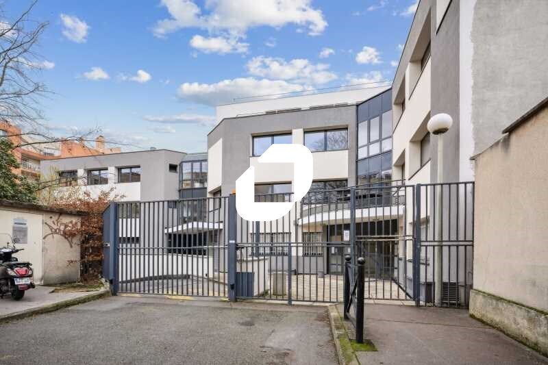 Office in Clichy for sale - Building Photo - Image 2 of 9