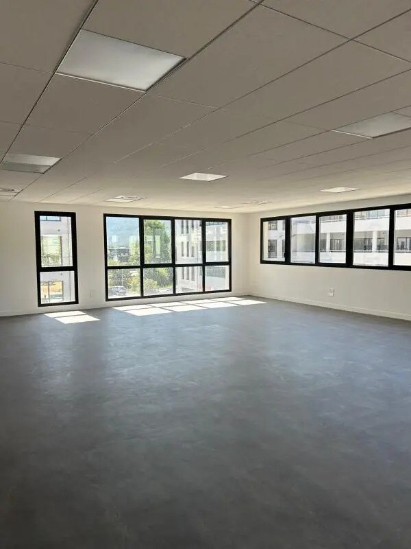 Office in Aubagne for lease Building Photo- Image 1 of 7