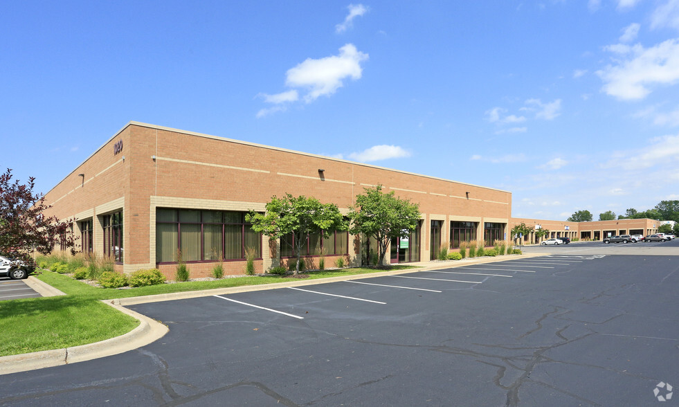 1020 Discovery Rd, Eagan, MN for lease - Building Photo - Image 2 of 4