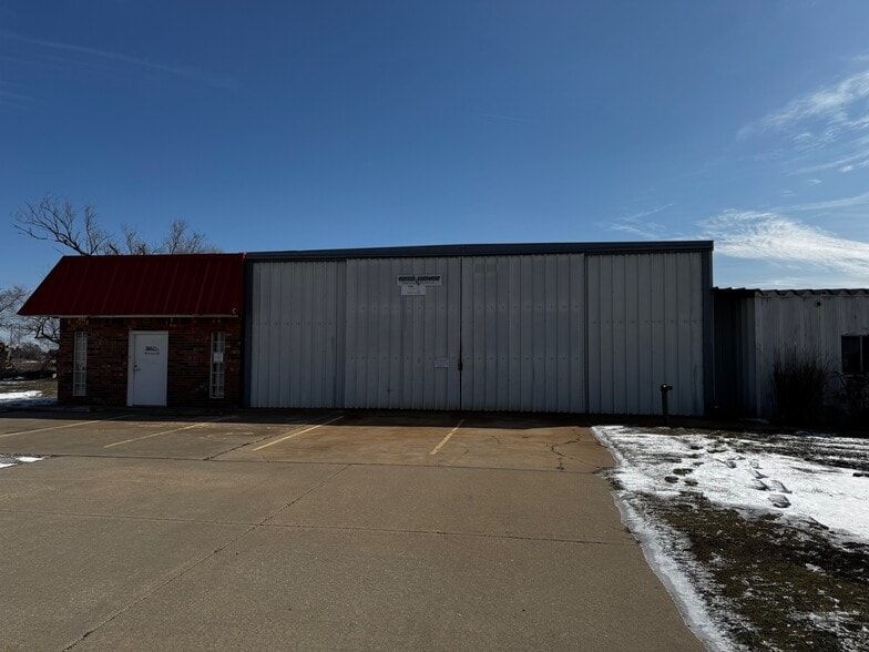 7801 N Harrison Ave, Shawnee, OK for lease - Primary Photo - Image 1 of 12