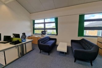 Berrington Way, Basingstoke for lease Interior Photo- Image 2 of 2
