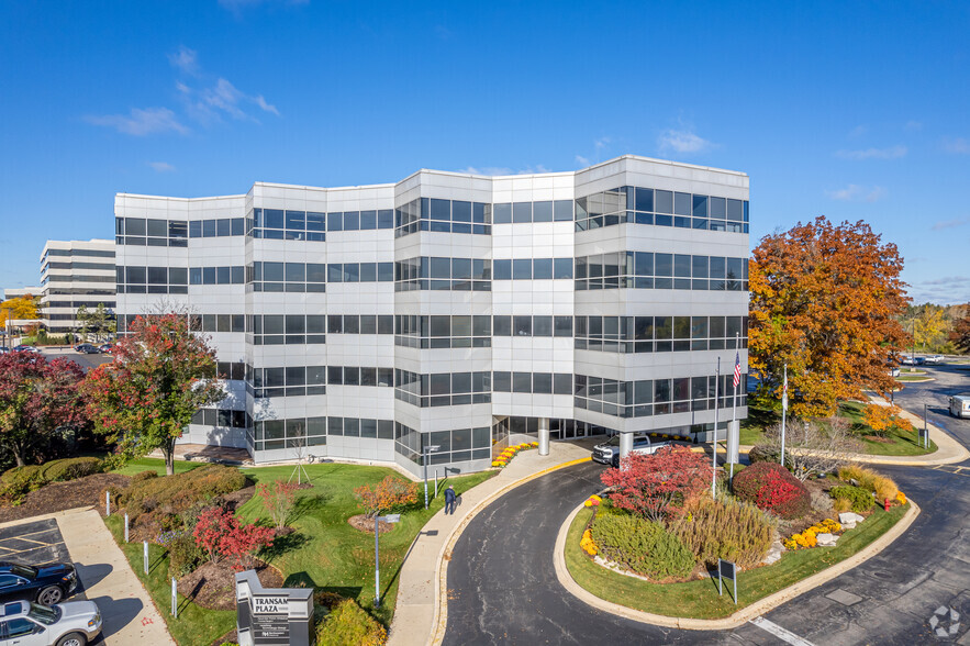 2 Transam Plaza Dr, Oakbrook Terrace, IL for lease - Building Photo - Image 1 of 13