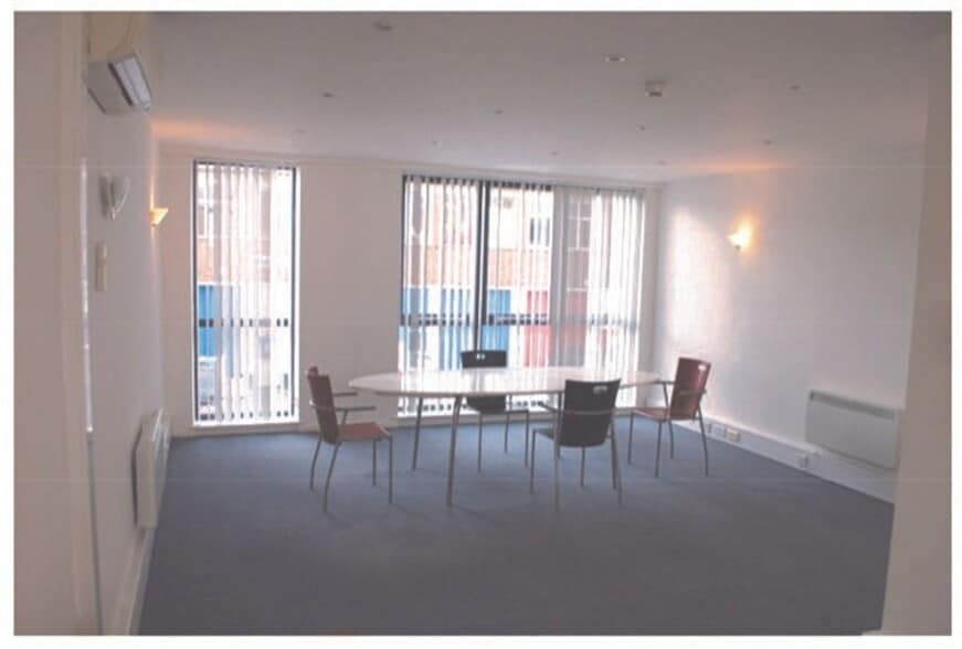 Acme Rd, Watford for sale - Interior Photo - Image 2 of 3