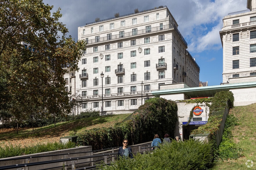 80 Piccadilly, London for sale - Building Photo - Image 1 of 1