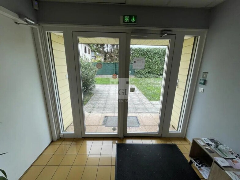 Office in Seyssins for sale - Building Photo - Image 2 of 8