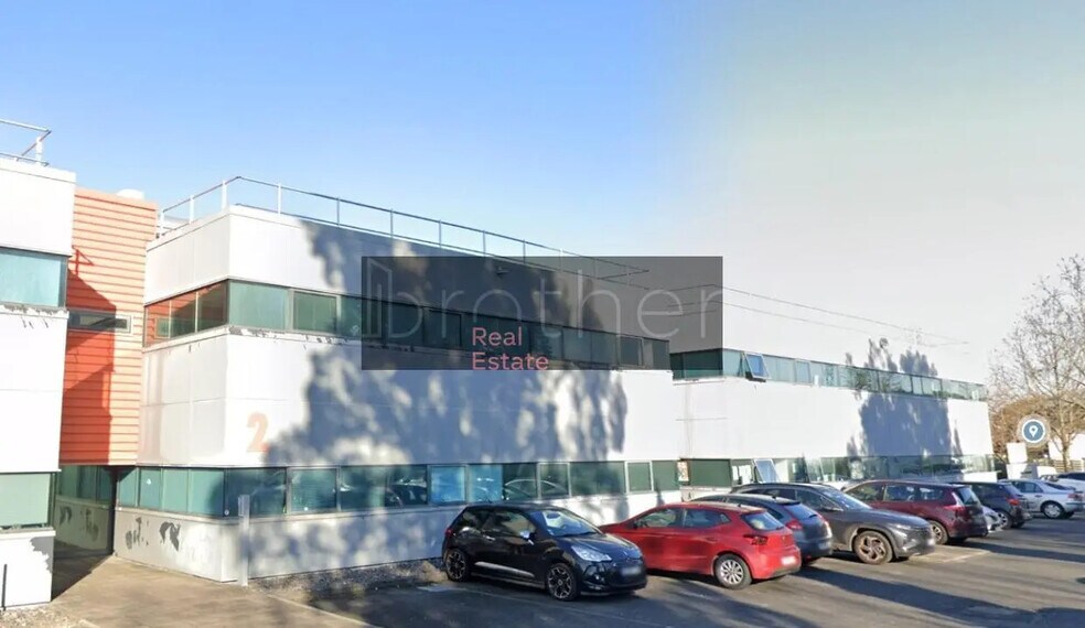 Office in Pessac for lease - Building Photo - Image 2 of 5