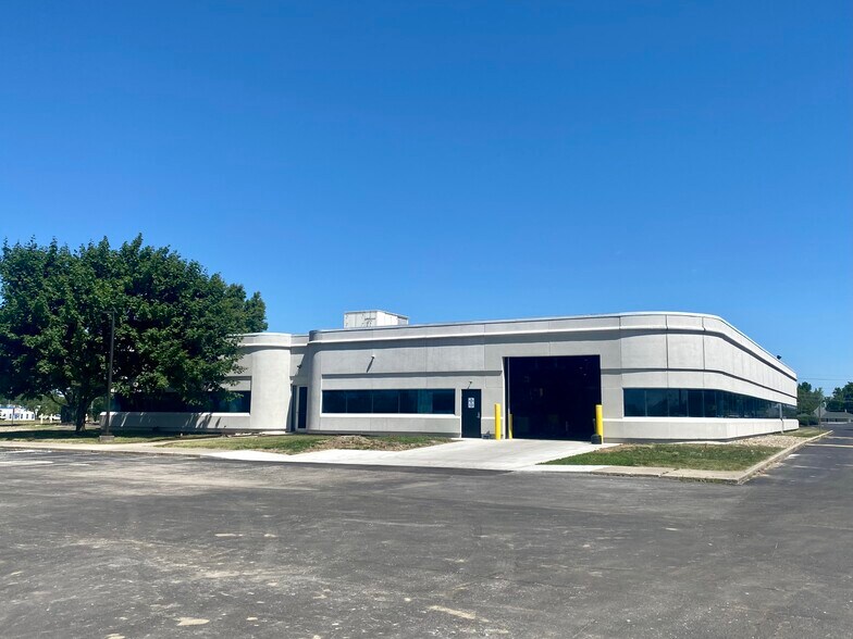 7337 W Washington St, Indianapolis, IN for sale - Building Photo - Image 3 of 5