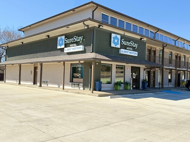 200 The Mall Way, Jasper, AL for sale - Building Photo - Image 2 of 10