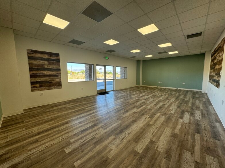 872 Cottonwood Ln, Fernley, NV for lease - Interior Photo - Image 3 of 32