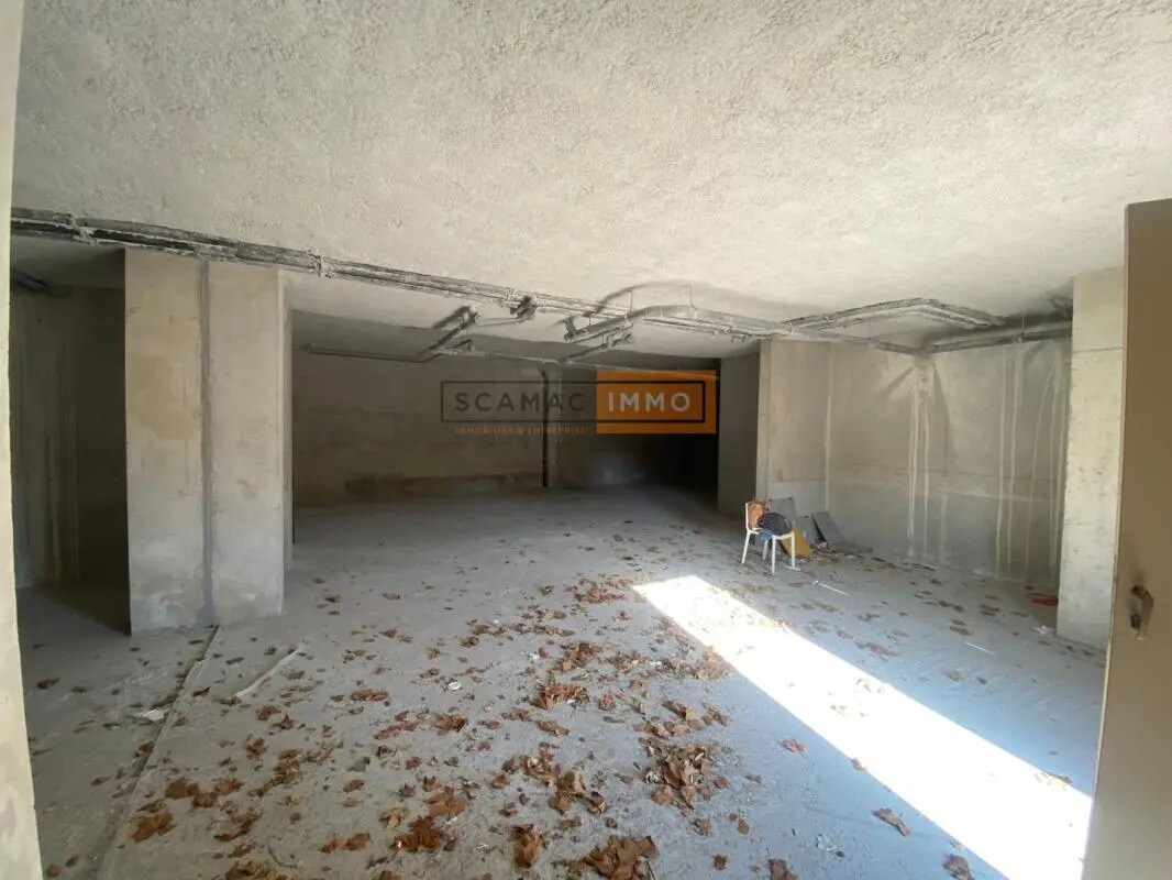 Retail in Toulon for lease Construction Photo- Image 1 of 6