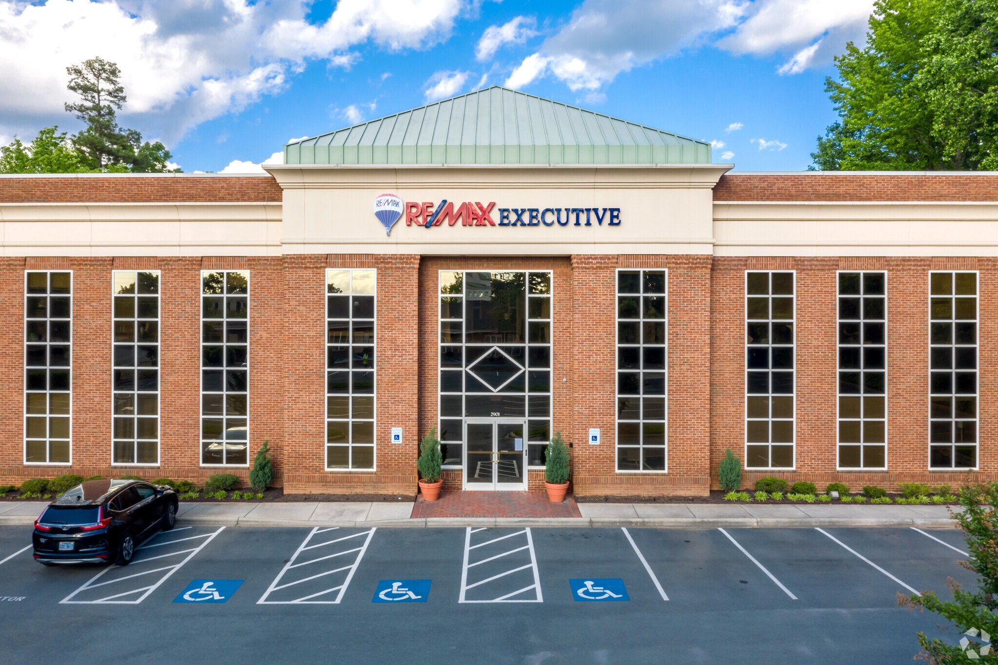 2901 Coltsgate Rd, Charlotte, NC for lease Building Photo- Image 1 of 14
