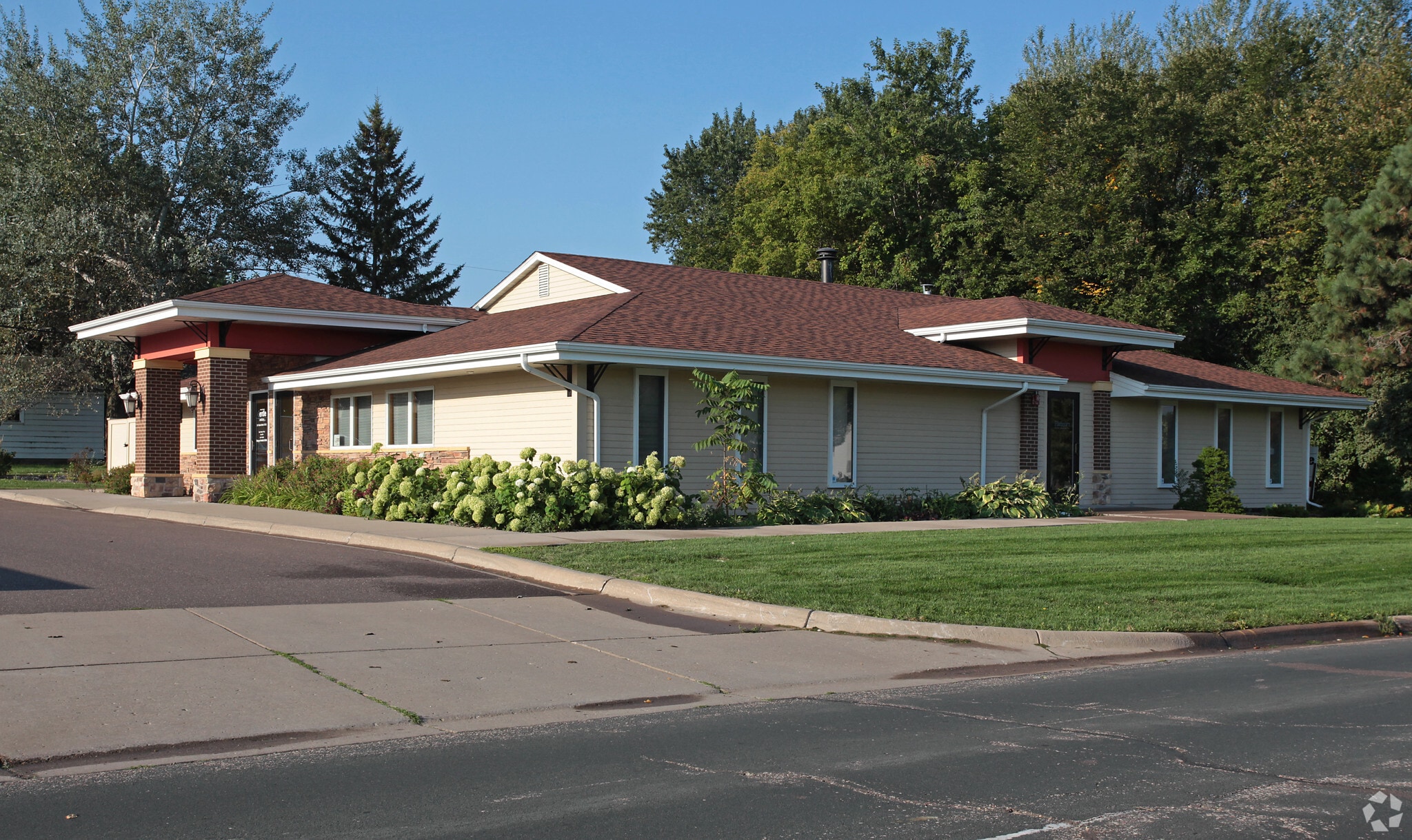 1714 Cope Ave E, Saint Paul, MN for sale Primary Photo- Image 1 of 1