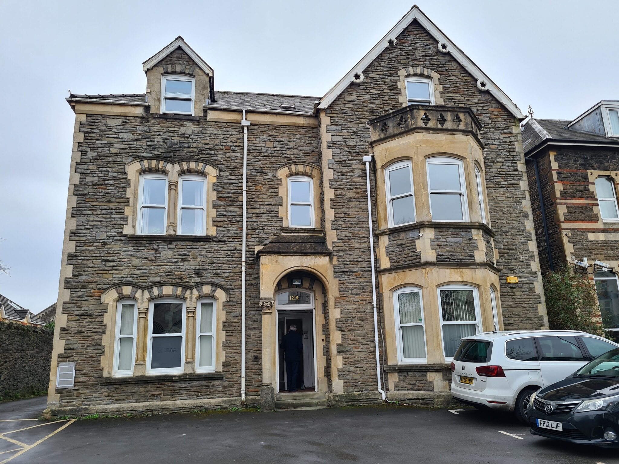 128 Newport Rd, Cardiff for sale Primary Photo- Image 1 of 1