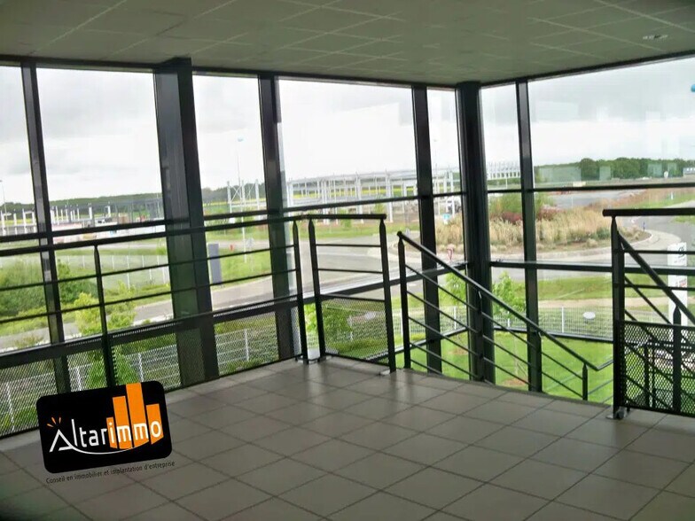 Office in Chartres for lease - Interior Photo - Image 2 of 4