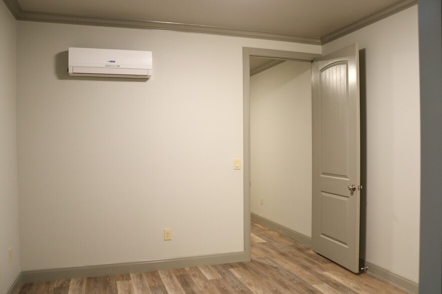 9903 Fm 2676, Rio Medina, TX for lease - Interior Photo - Image 3 of 10