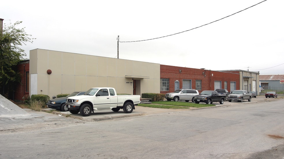2820 S Bryan Ave, Fort Worth, TX for sale - Building Photo - Image 2 of 3