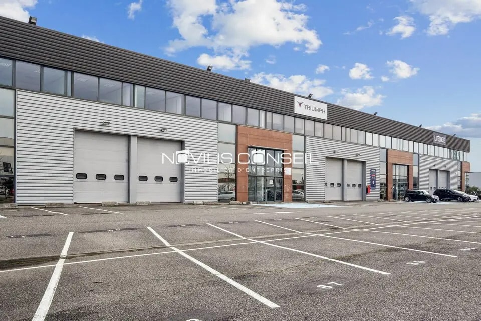 Flex in Colomiers for lease Building Photo- Image 1 of 9