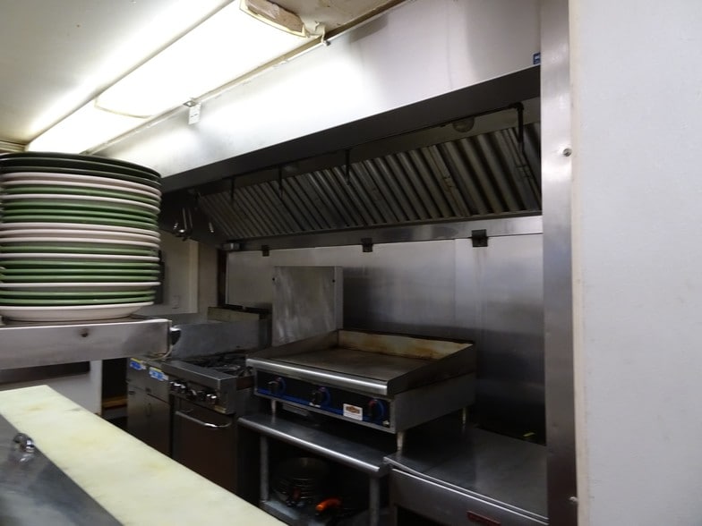 3 N Main St, Wilmington, VT for lease - Interior Photo - Image 2 of 3