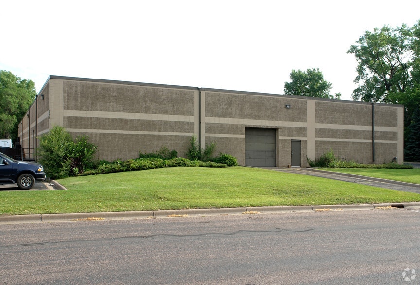 15 Yorkton Ct, Little Canada, MN for sale - Building Photo - Image 3 of 12