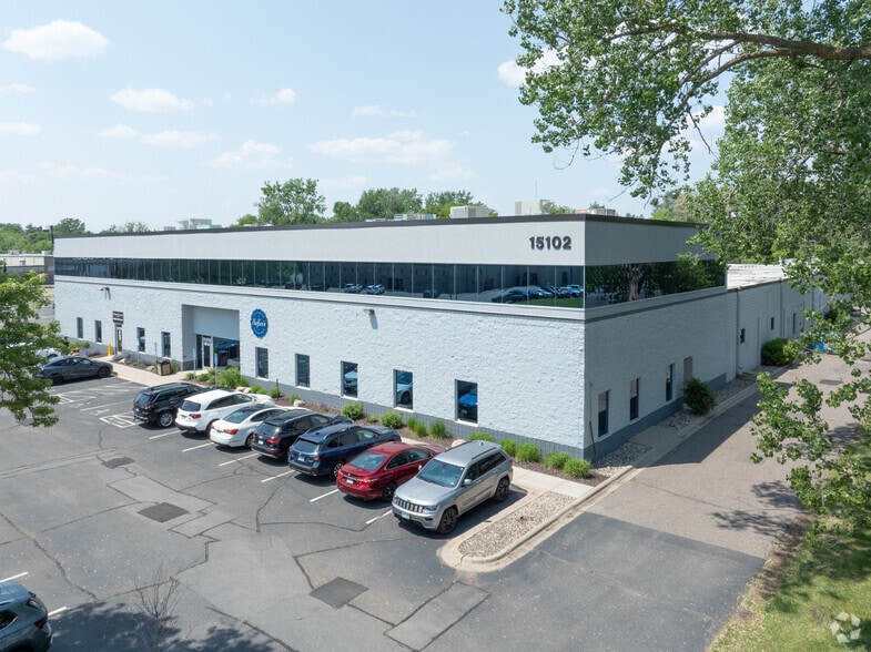 15102 Minnetonka Industrial Rd, Minnetonka, MN for lease - Primary Photo - Image 1 of 7