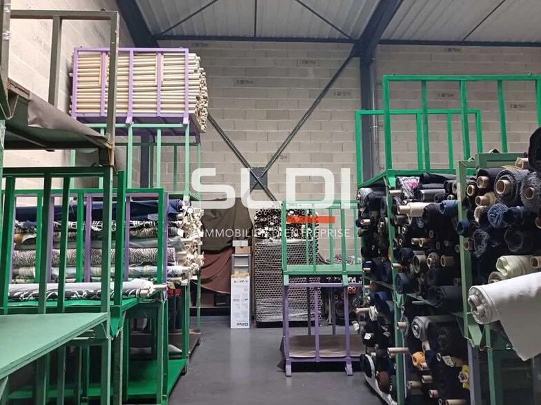 Office in Genas for lease - Interior Photo - Image 3 of 15