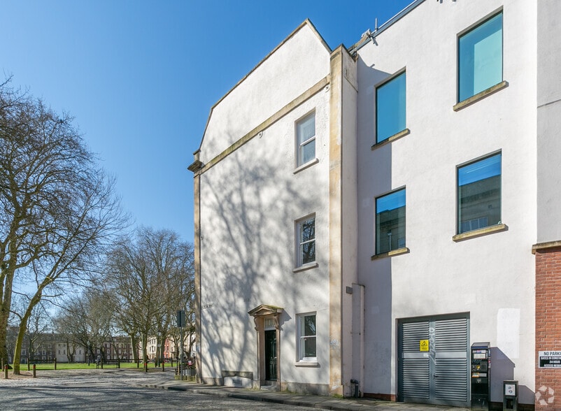 69-73 Queen Sq, Bristol for lease - Building Photo - Image 3 of 6