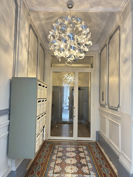 15 Rue Du Caire, Paris for lease - Lobby - Image 3 of 13