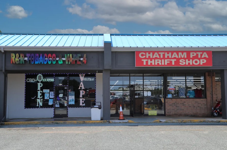 110 E Raleigh St, Siler City, NC for lease - Building Photo - Image 2 of 10