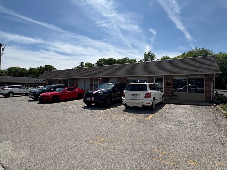 500 N Scott Ave, Belton, MO for sale - Building Photo - Image 2 of 5