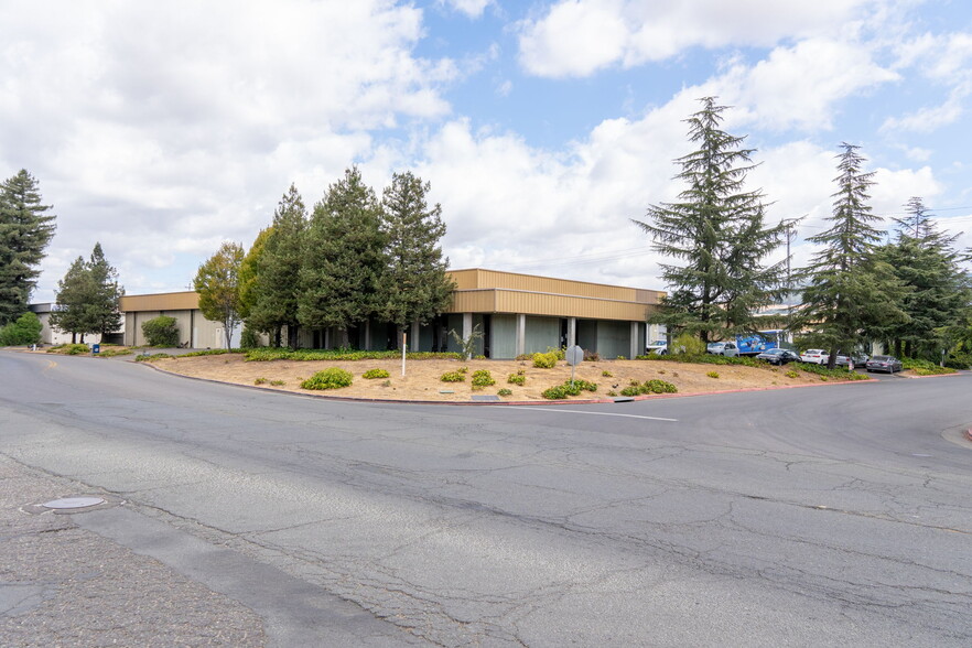 285 Sutton Pl, Santa Rosa, CA for lease - Primary Photo - Image 1 of 5