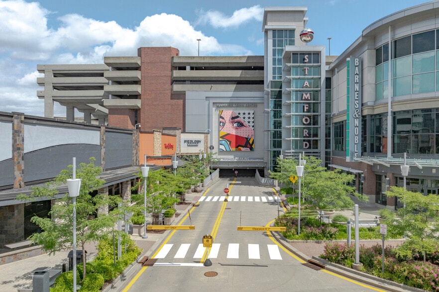 Stamford Town Center - Bar