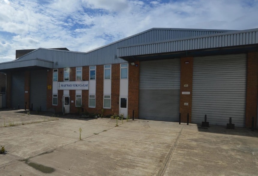 19 Progress Way, Croydon for lease - Building Photo - Image 3 of 3