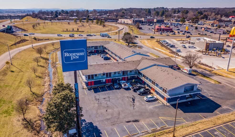 6001 Rogers Ave, Fort Smith, AR for sale - Building Photo - Image 1 of 1