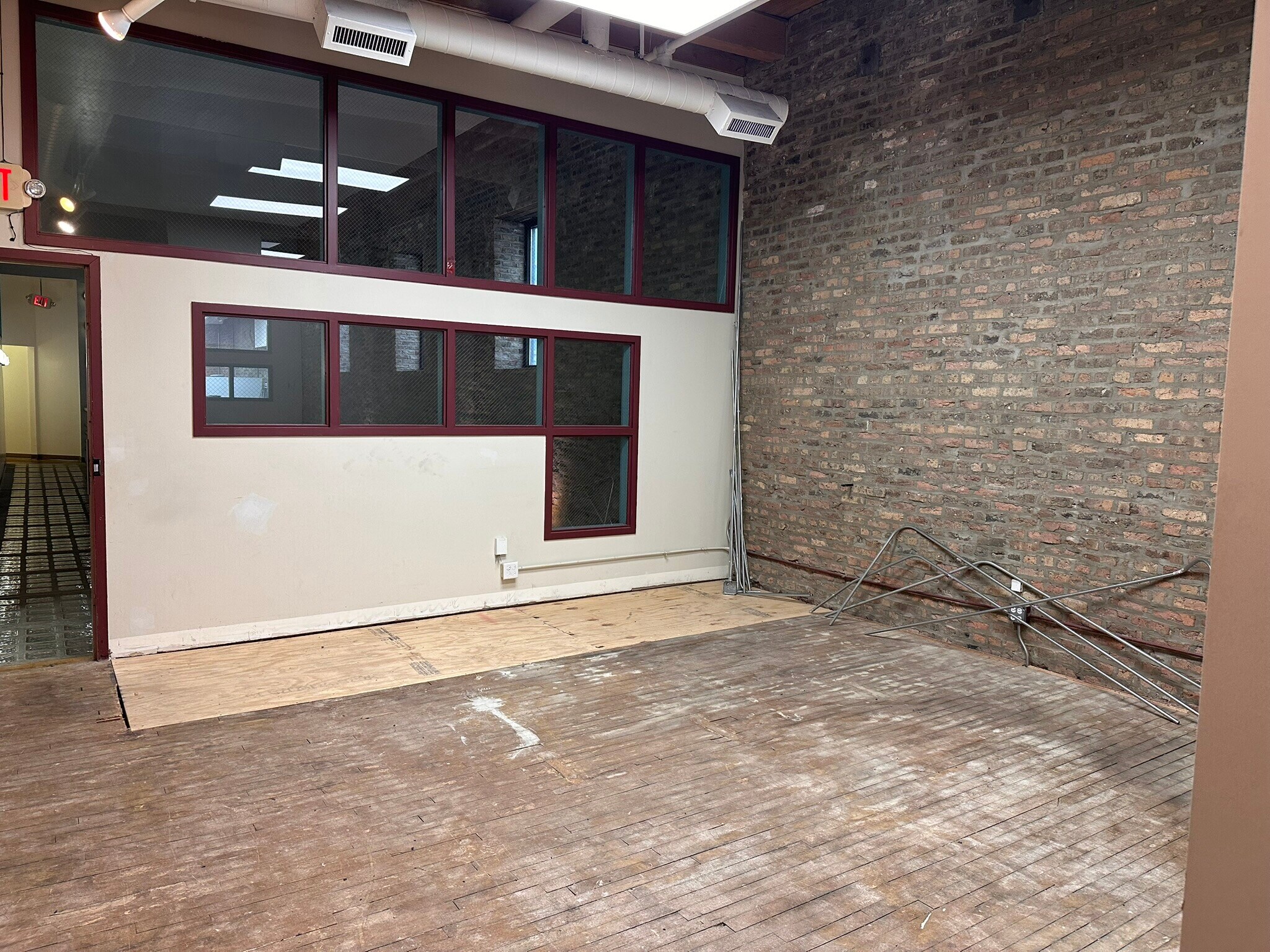 118 N Clinton St, Chicago, IL for lease Interior Photo- Image 1 of 9